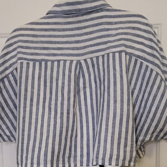 Spring Forever 21 -Stripped Cropped Top - Picture 3 of 3